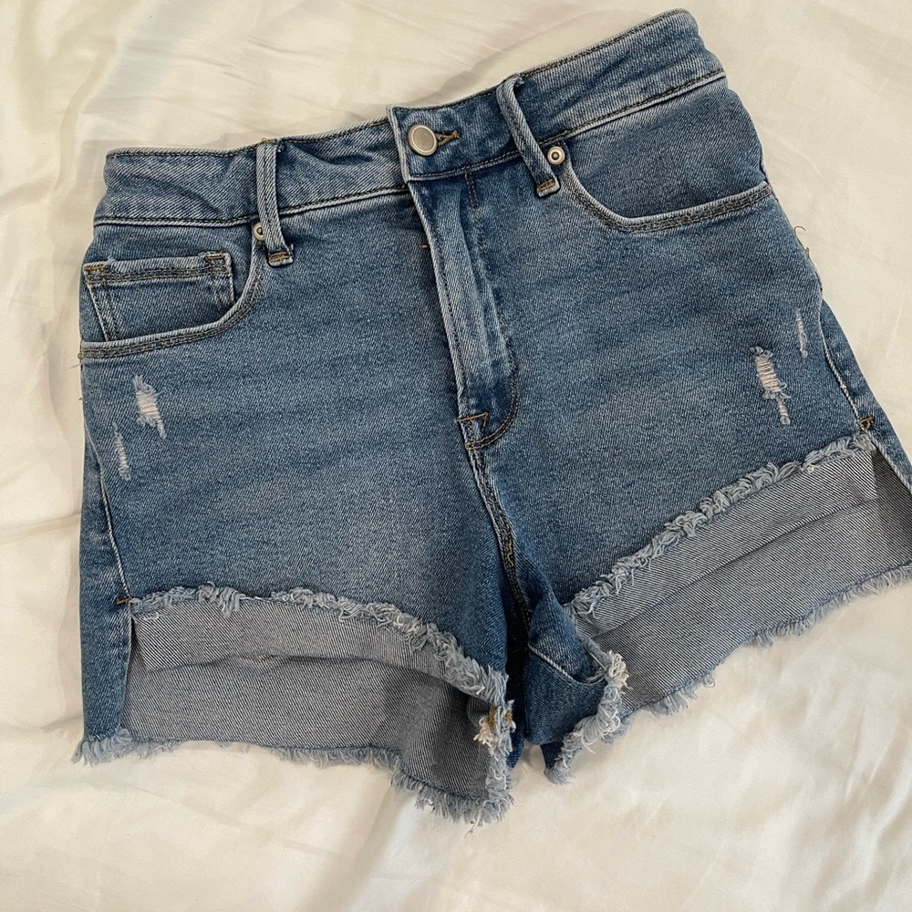 Good American Good curve high waist denim shorts - Size 27